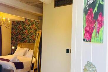 هتل The Red Farm Relais & Spa