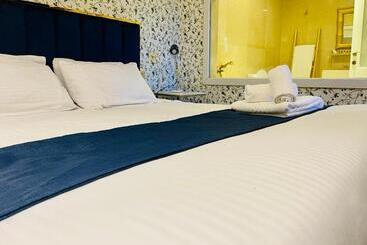 هتل The Red Farm Relais & Spa