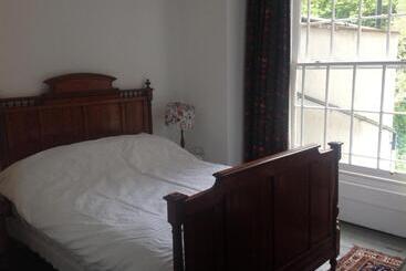 پانسیون 8a Spring Gardens