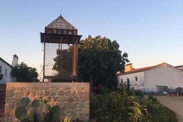 پانسیون Herdade Do Charito