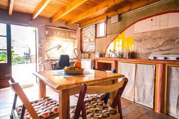 تختخواب و صبحانه Casa Inspirada