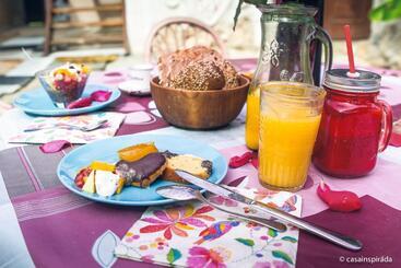 تختخواب و صبحانه Casa Inspirada
