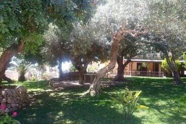 تختخواب و صبحانه Villa Giulia   Sicilian Luxury Garden