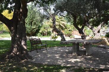 تختخواب و صبحانه Villa Giulia   Sicilian Luxury Garden