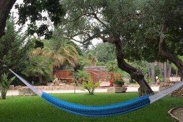 تختخواب و صبحانه Villa Giulia   Sicilian Luxury Garden