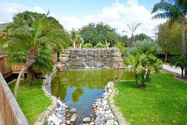 تختخواب و صبحانه Villa Giulia   Sicilian Luxury Garden