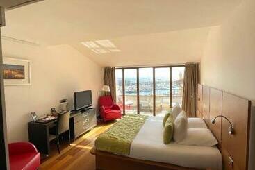 پانسیون Cassis Loc   Chambre Meublée