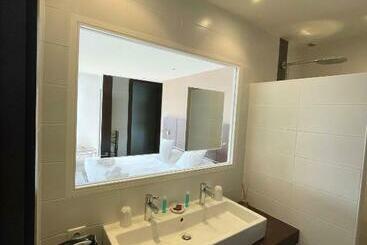 پانسیون Cassis Loc   Chambre Meublée