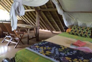 هاستل Topi Inn