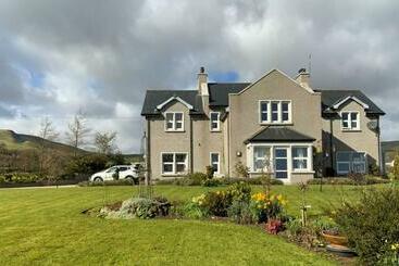 مبيت وإفطار Ballycairn House