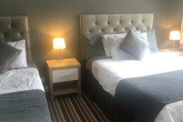 تختخواب و صبحانه Manorlodge