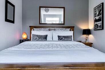 تختخواب و صبحانه Woodleigh Lodge