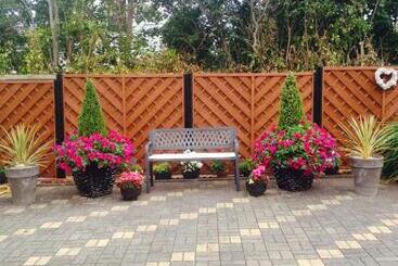 تختخواب و صبحانه Woodleigh Lodge