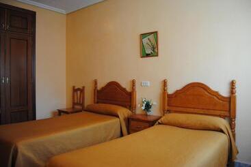 پانسیون Hostal ávila