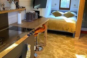 پانسیون Little London Bed & Breakfast And Glamping Pod