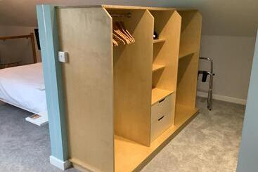 پانسیون Little London Bed & Breakfast And Glamping Pod