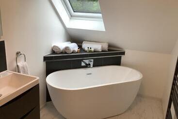 پانسیون Little London Bed & Breakfast And Glamping Pod
