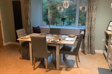 پانسیون Little London Bed & Breakfast And Glamping Pod