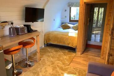 پانسیون Little London Bed & Breakfast And Glamping Pod