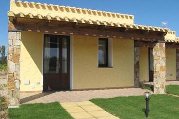 تختخواب و صبحانه Agriturismo Is Solinas
