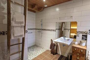 تختخواب و صبحانه Chantemerle 1741, Chambres D Hôtes à La Montagne