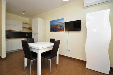 Felicity Residence