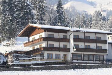 هتل Pension Eichenhof