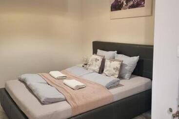 پانسیون Eden Center Home