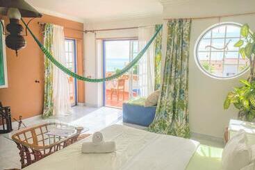 پانسیون Ericeira Soulsurfers Guesthouse