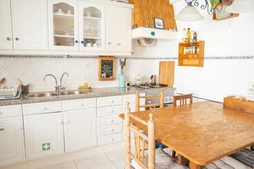 پانسیون Ericeira Soulsurfers Guesthouse