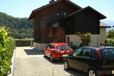تختخواب و صبحانه Bnb Le Relais Du Château