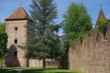 تختخواب و صبحانه Chambre D Hôtes Du Côté Des Remparts