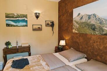 تختخواب و صبحانه Finca Oliva