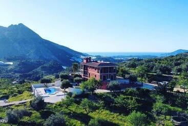 تختخواب و صبحانه Finca Oliva