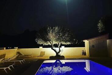 تختخواب و صبحانه Finca Oliva