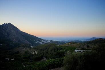 تختخواب و صبحانه Finca Oliva