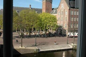 تختخواب و صبحانه Nr22 Leiden