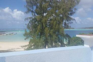 پانسیون Chez Johnny   Blue Bay