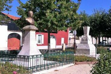 پانسیون Les Lilas Roses