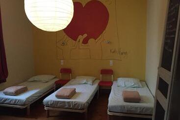 هاستل Venez Dormir Chez Nous  #condom#gascogne#d Artagnan#armagnac#le Bonheur Est Dans Le Gers