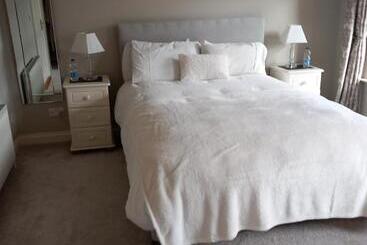 تختخواب و صبحانه Clonoughter Heights