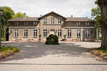 هتل Herrenhaus Gut Neuruppersdorf