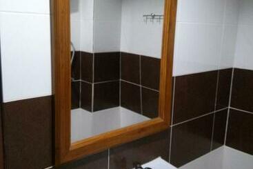 پانسیون Phoonsab Hostel