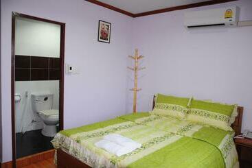 پانسیون Phoonsab Hostel