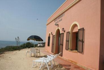 هتل B&b Baglio Maragani