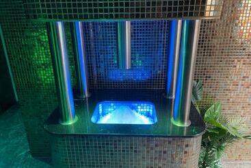 هتل Ashbys Accommodation & Spa Hire