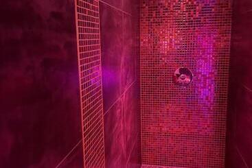 هتل Ashbys Accommodation & Spa Hire