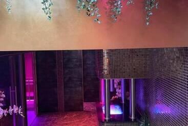 هتل Ashbys Accommodation & Spa Hire