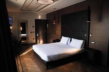 هتل Divina Luxury