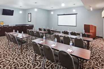 هتل Best Western Plus Austin Airport Inn & Suites